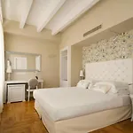 Boutique Carlo Felice Otel *