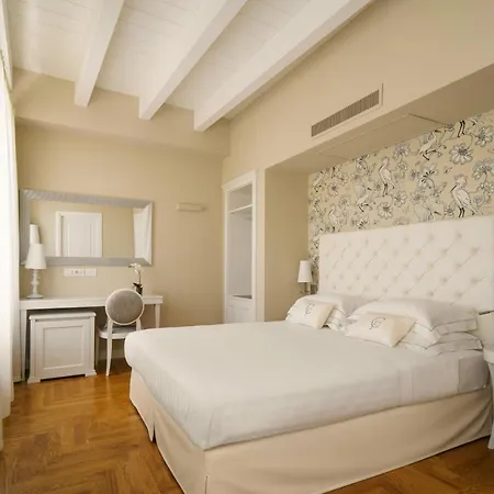 Boutique Carlo Felice Hotel *