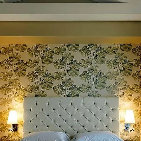 Boutique Carlo Felice Otel *