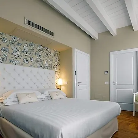 Boutique Carlo Felice Hotel *