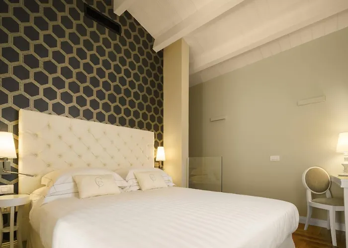 ホテル Boutique Carlo Felice カリアリ